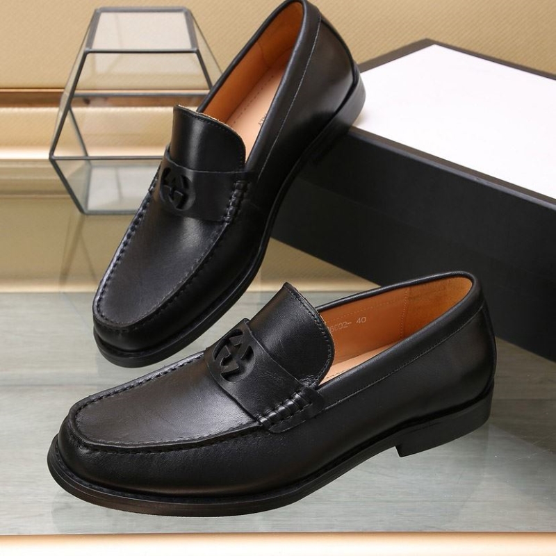 G*u*i leather shoes